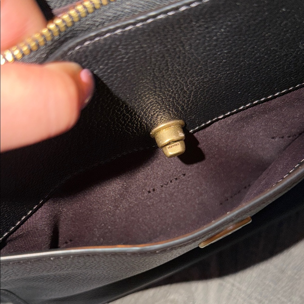 Coach Black Pebble Leather Crossbody Bag Zip Top Like New shoulder bag brass - Picture 11 of 16